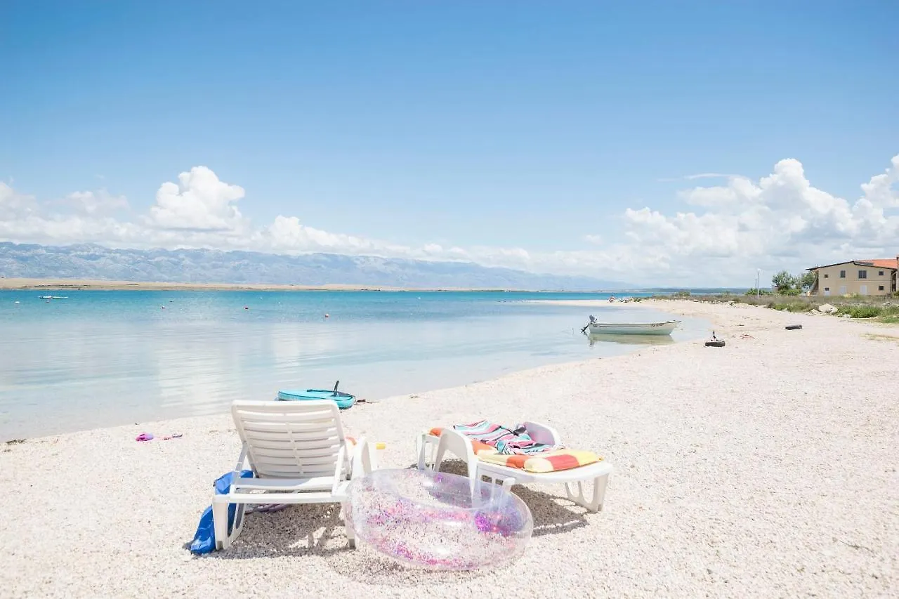Apartments Ivan Vir 0*,  Croatia