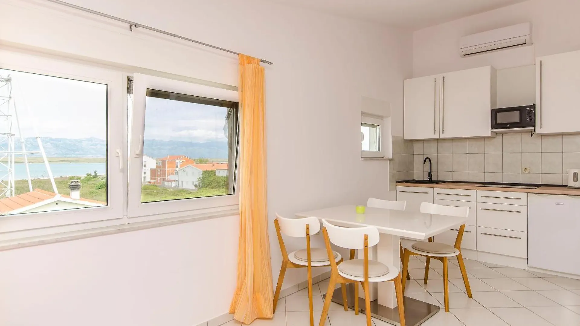 Apartments Ivan Vir 0*,