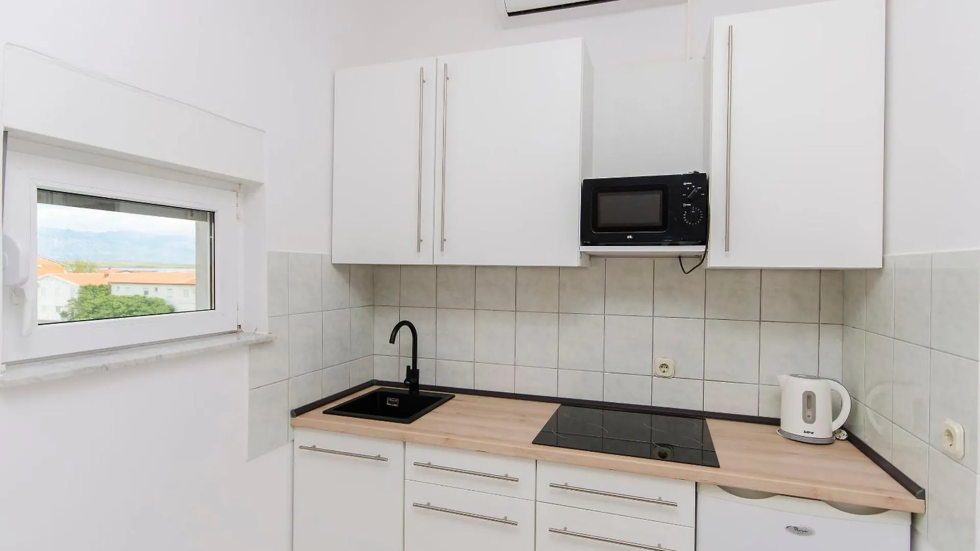 Apartments Ivan Vir 0*,
