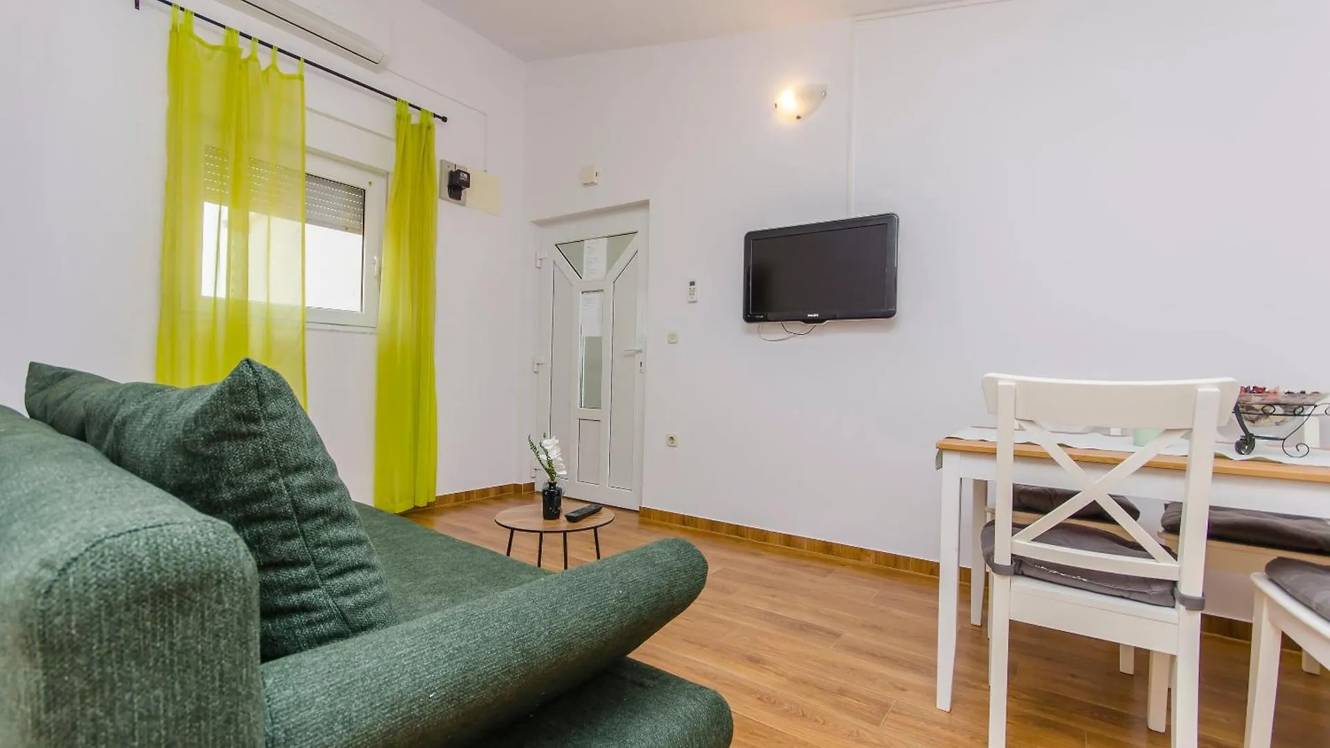 Apartments Ivan Vir