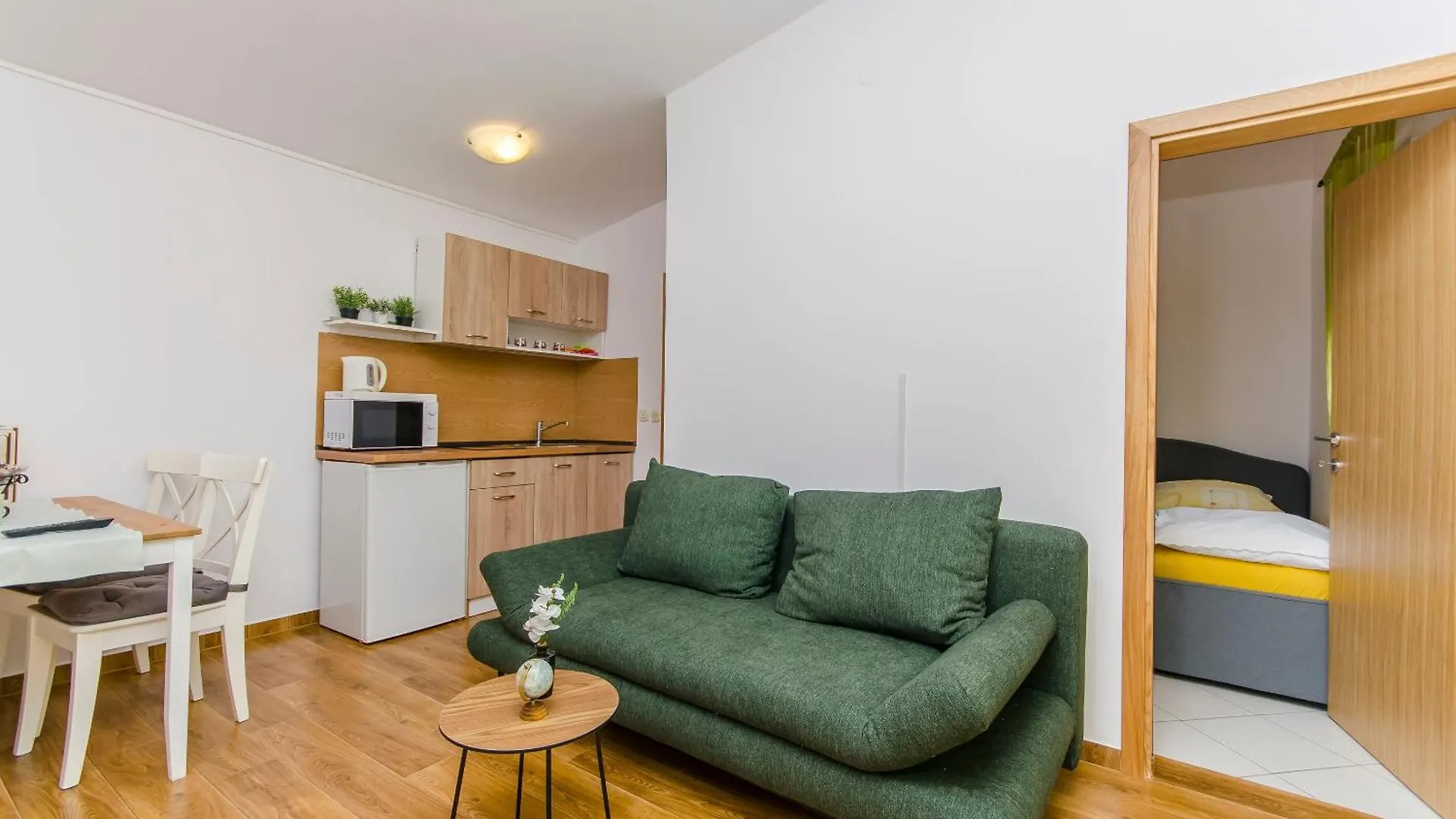 Apartments Ivan Vir 0*,  Croatia